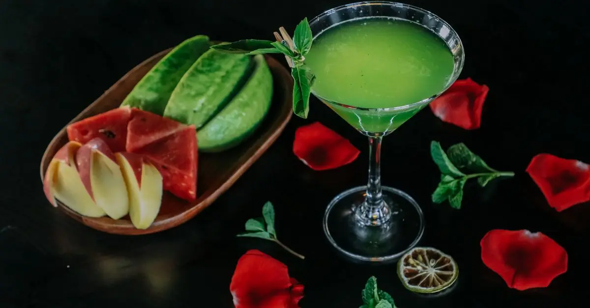 Comment Créer des Cocktails Créatifs avec des Super-aliments