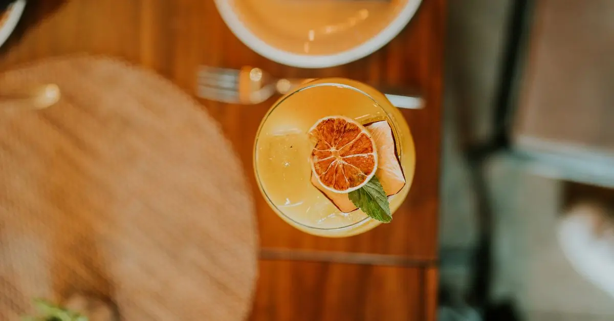 10 Recettes de Cocktails Créatifs avec des Ingrédients Inattendus