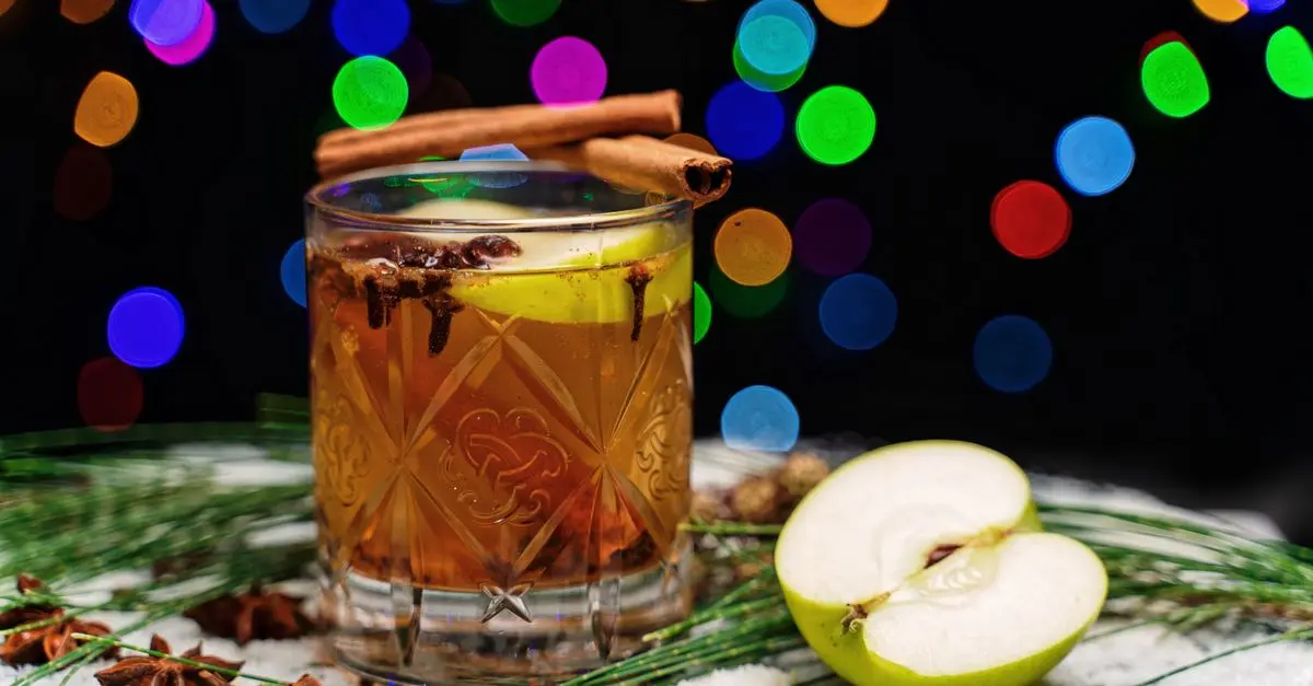 Comment Réaliser des Cocktails Créatifs avec des Épices