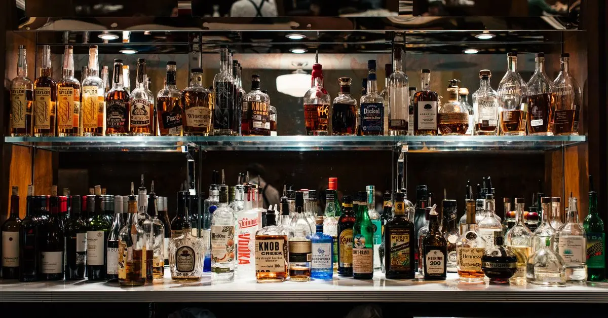 Secrets des liqueurs artisanales dans les cocktails