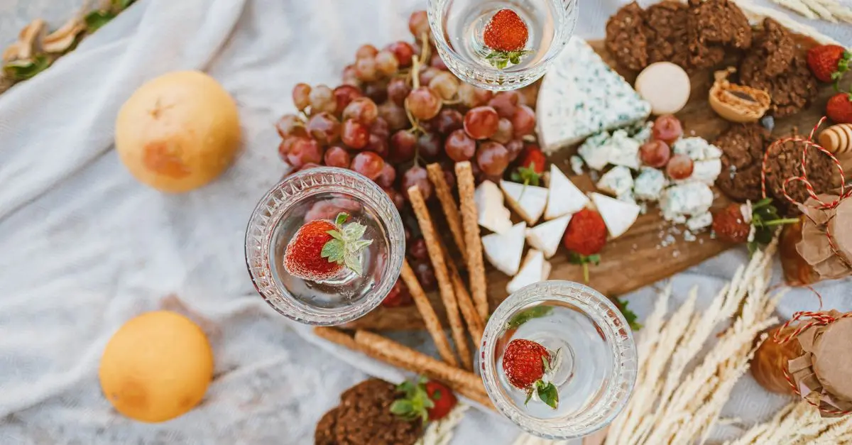 Prosecco vs Champagne : Quel choix pour vos cocktails ?