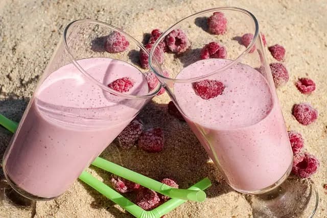 10 Cocktails Créatifs à Tester pour Étonner Vos Invités