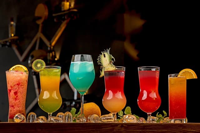 10 Astuces Incontournables pour Créer des Cocktails Créatifs