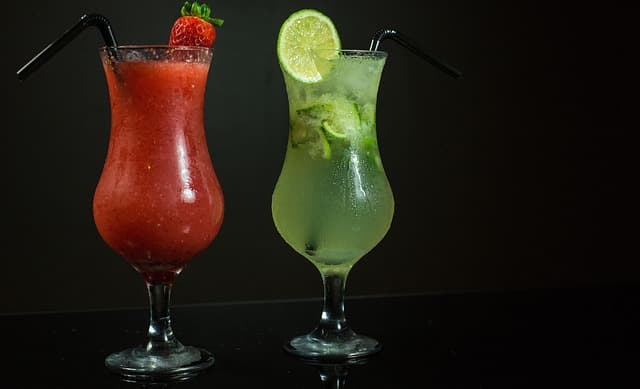 Cocktails créatifs à base de fleurs : recettes et inspirations